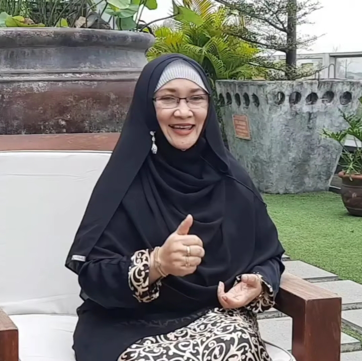 SEBUAH KISAH PERJALANAN HIDUP | Prof. Dr. Izza Mafruhah, SE, MSi
